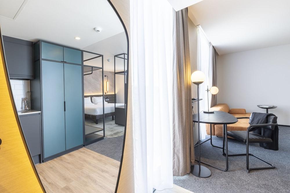 Novotel Liverpool Paddington Village