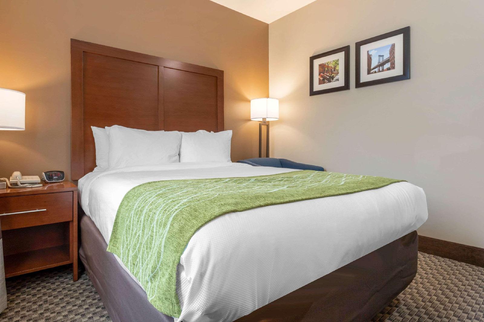 Comfort Inn & Suites