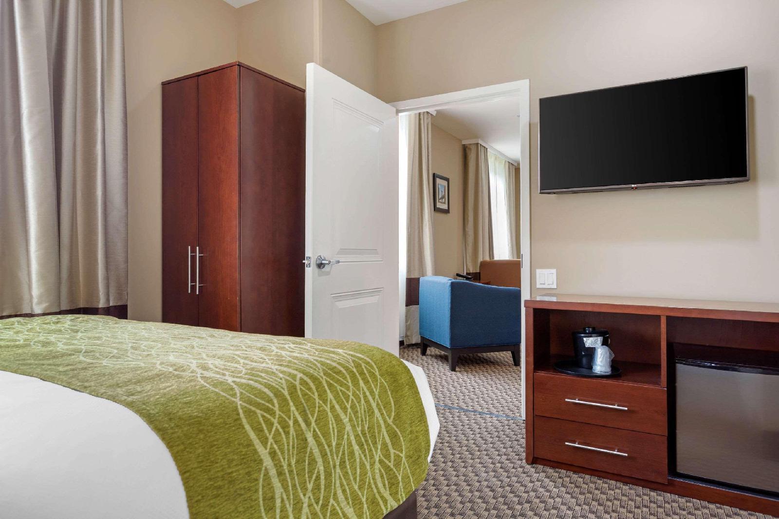 Comfort Inn & Suites