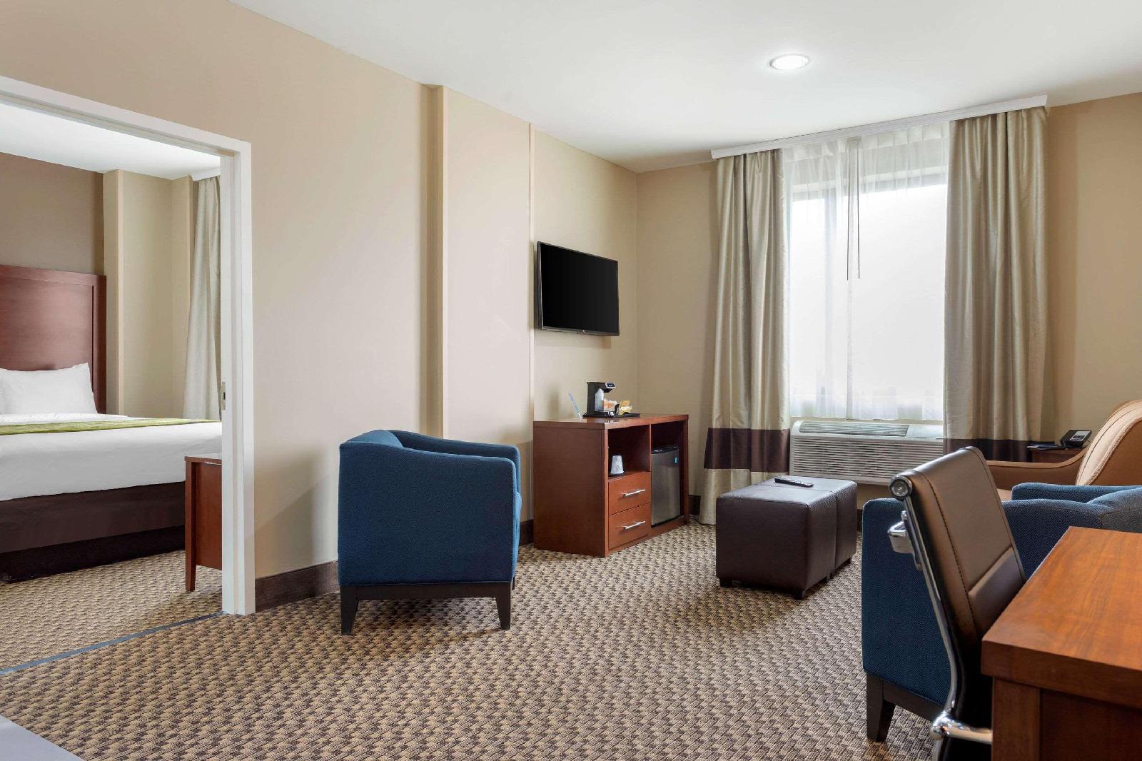Comfort Inn & Suites