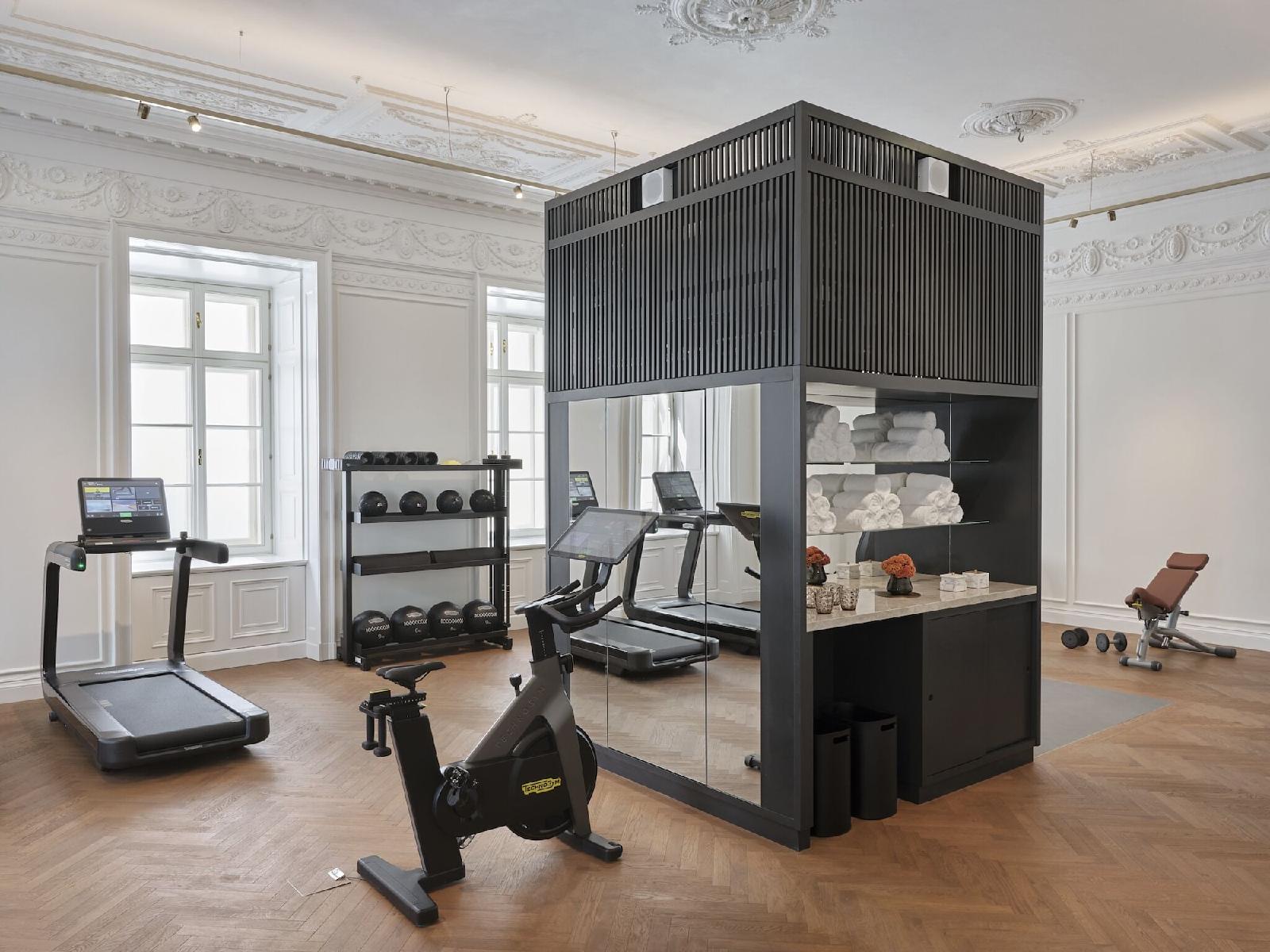 Rosewood Vienna