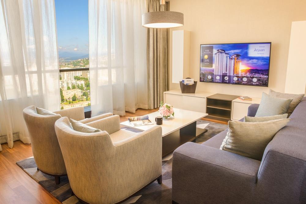 Bosmal Arjaan by Rotana