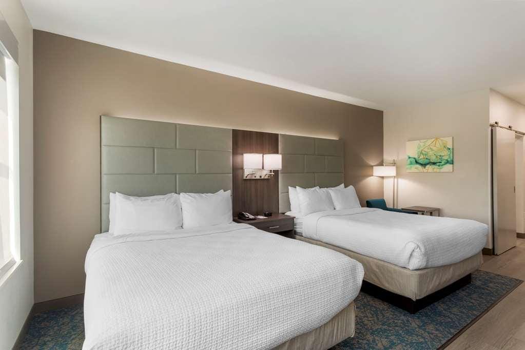Best Western Plus Executive Residency Antioch Inn