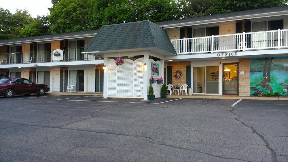 Budget Host Brentwood Motor Inn