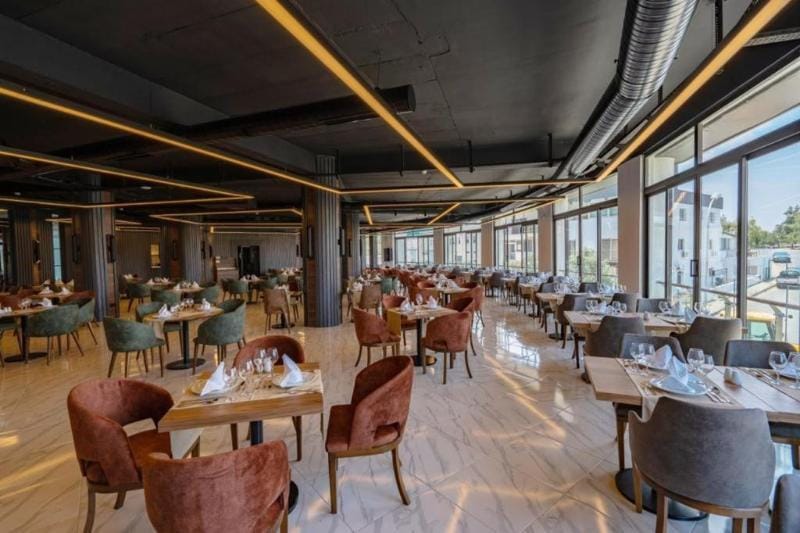Novel Centre Point Hotel
