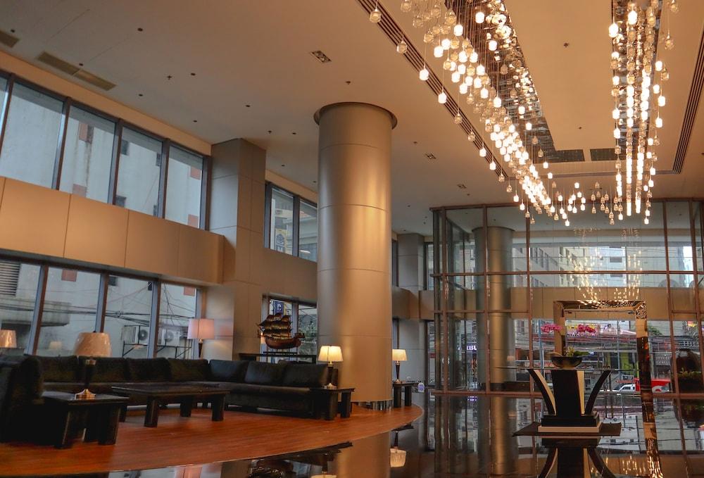 Coro Hotel