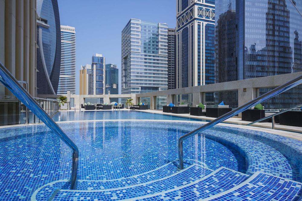 Wyndham Grand Doha West Bay Beach