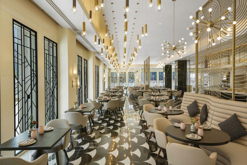 Wyndham Grand Doha West Bay Beach