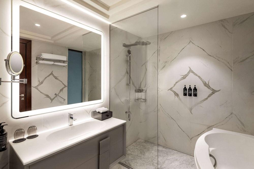 Wyndham Grand Doha West Bay Beach