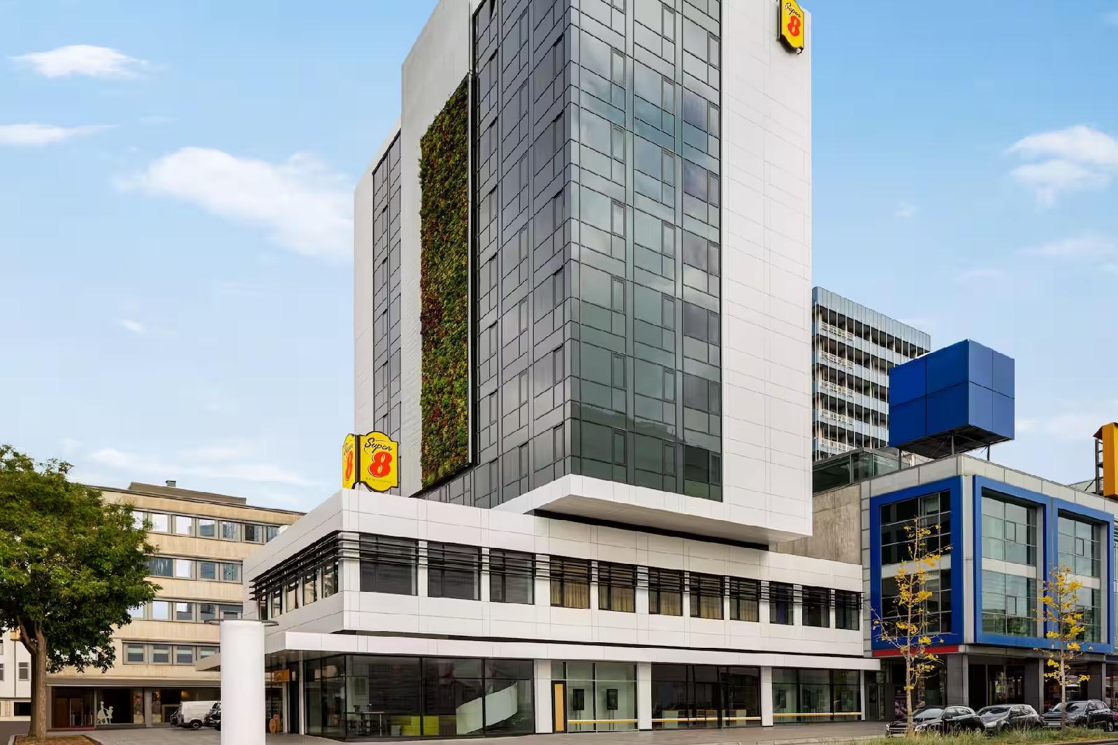 Super 8 by Wyndham Koblenz