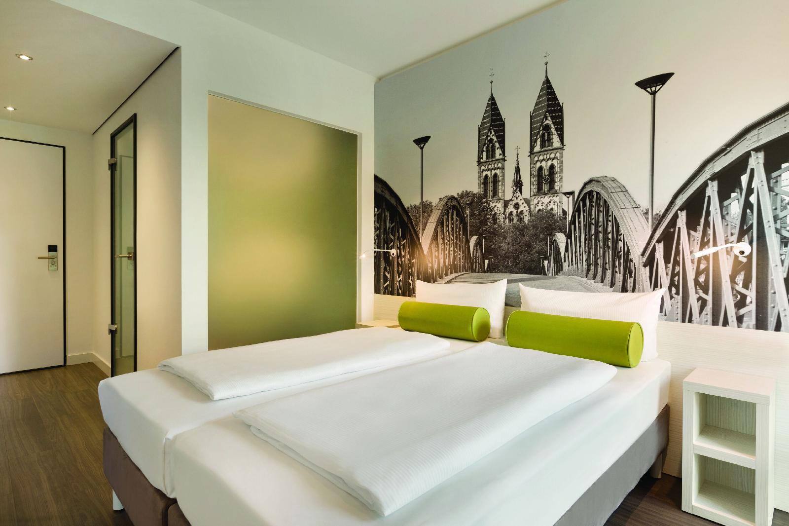 Super 8 by Wyndham Koblenz