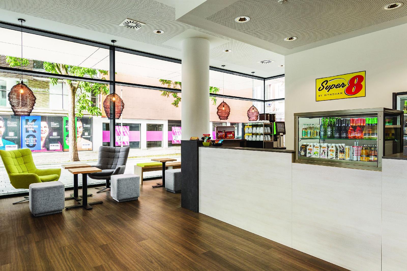 Super 8 by Wyndham Koblenz