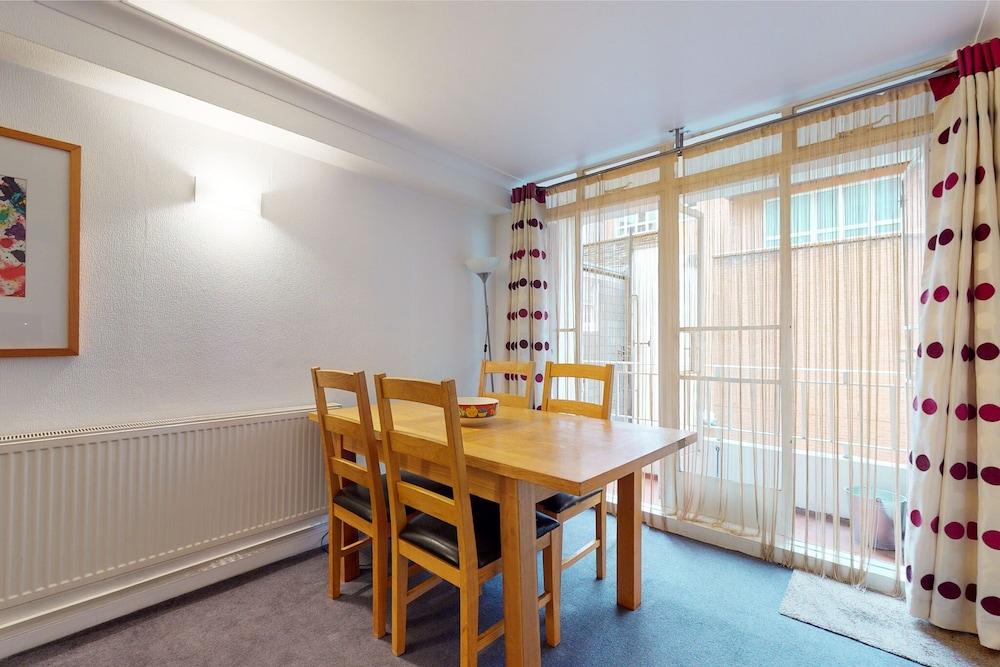 Hertford Court