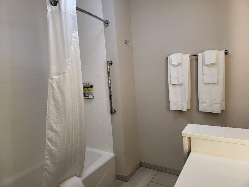 Holiday Inn Express & Suites Canon City
