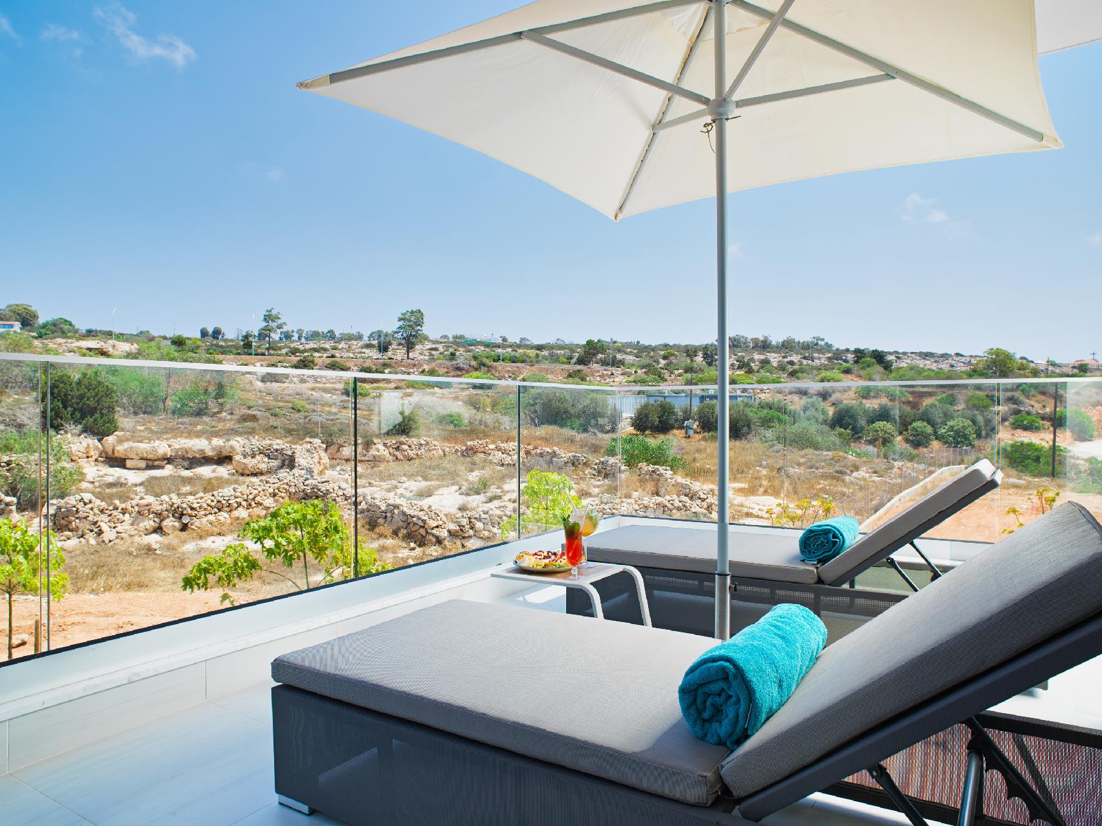 Amanti MadeForTwo Hotels