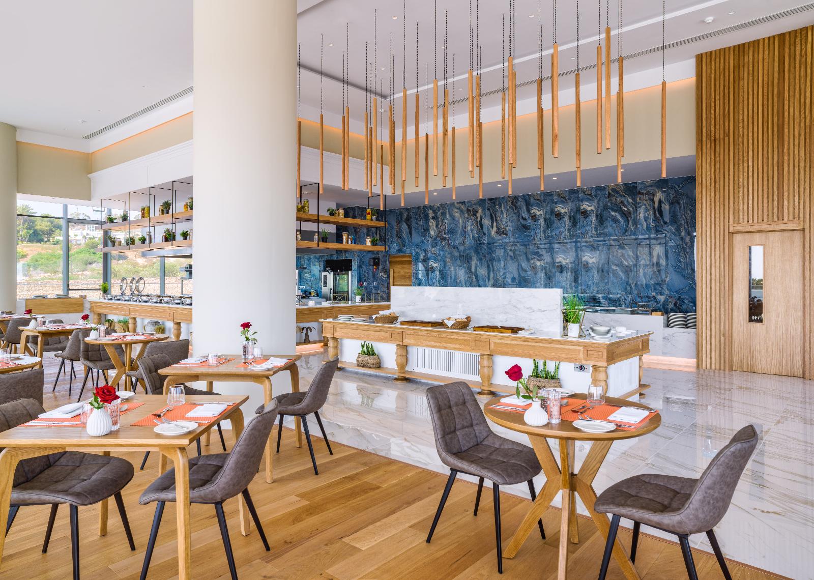 Amanti MadeForTwo Hotels