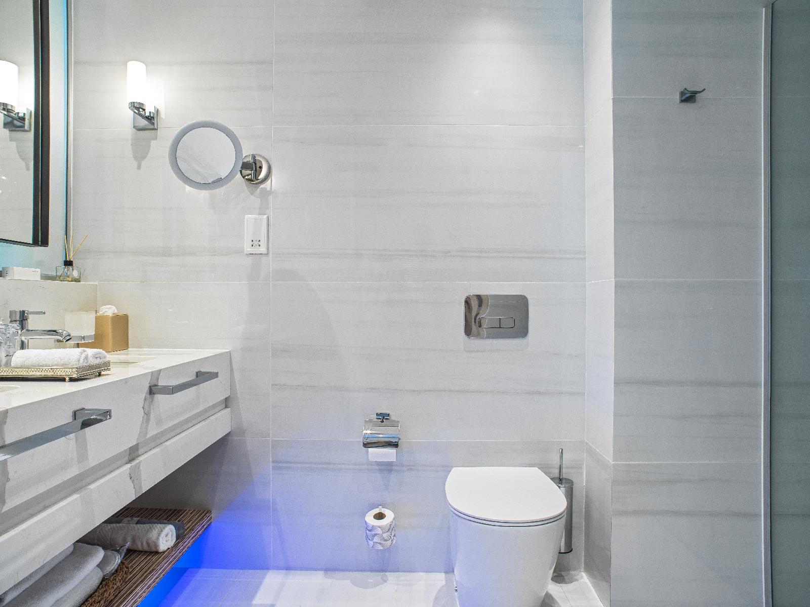 Amanti MadeForTwo Hotels