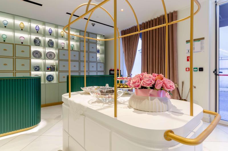 The Emerald House Lisbon, Curio Collection by Hilton