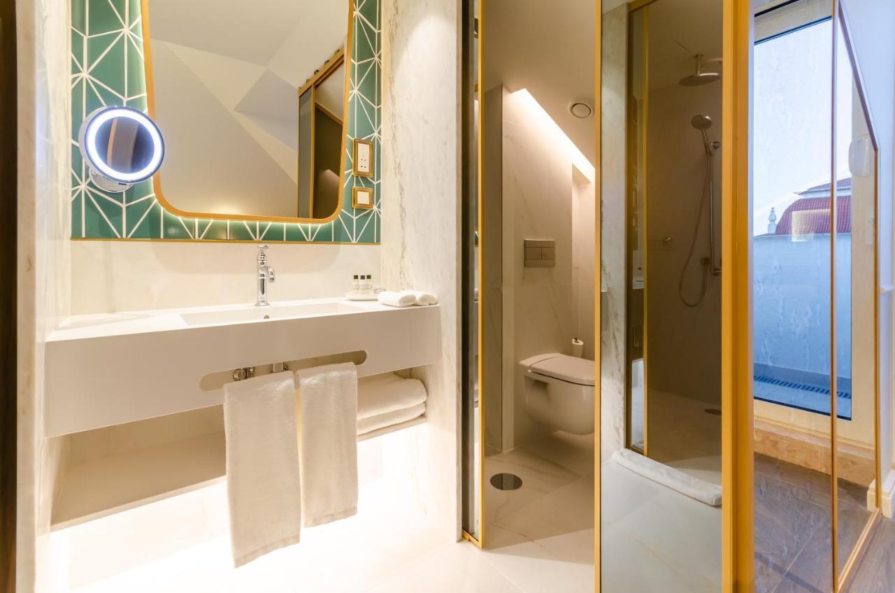 The Emerald House Lisbon, Curio Collection by Hilton