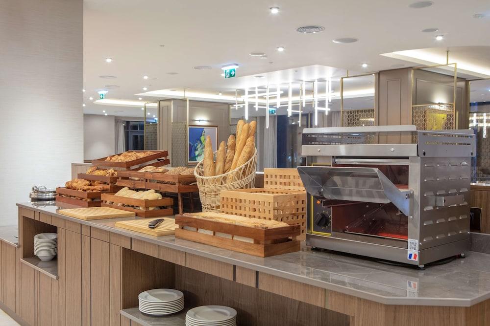 DoubleTree by Hilton Plovdiv Center