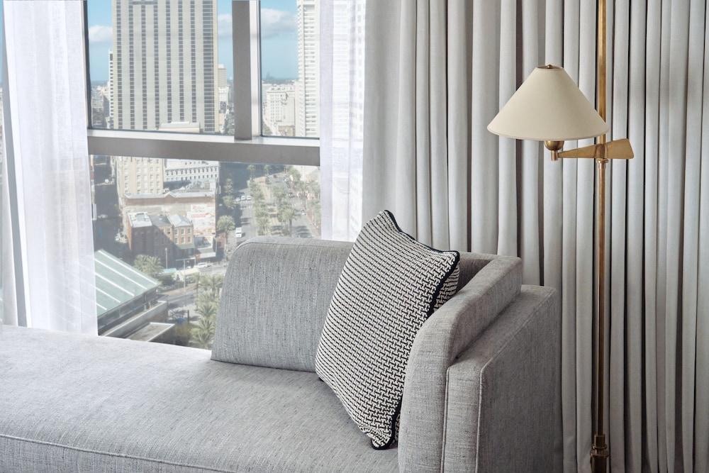 Four Seasons Hotel New Orleans
