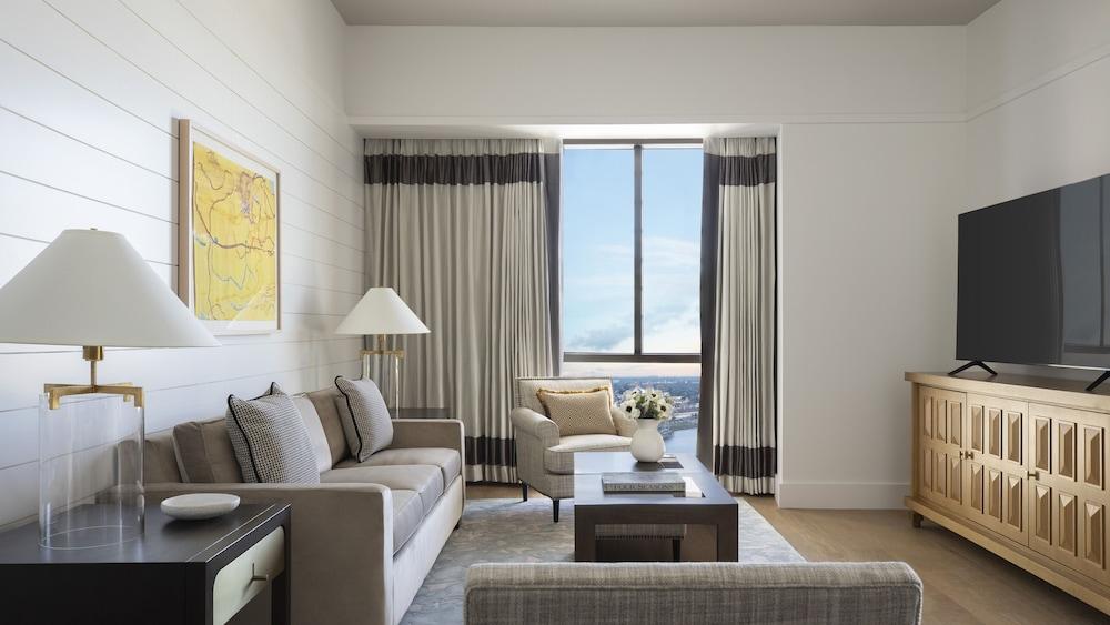 Four Seasons Hotel New Orleans