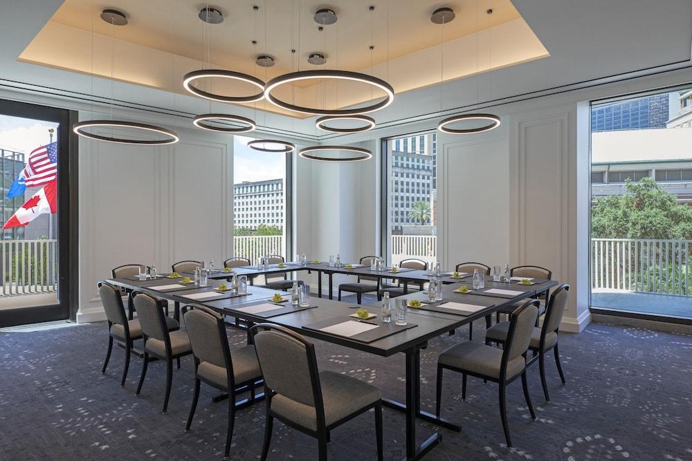 Four Seasons Hotel New Orleans