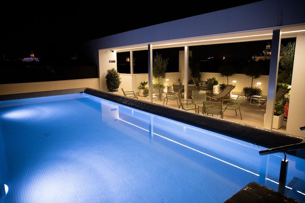 Nqn Aparts & Suites Sevilla