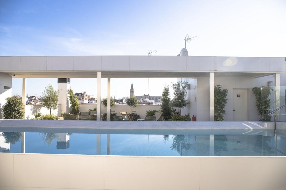Nqn Aparts & Suites Sevilla