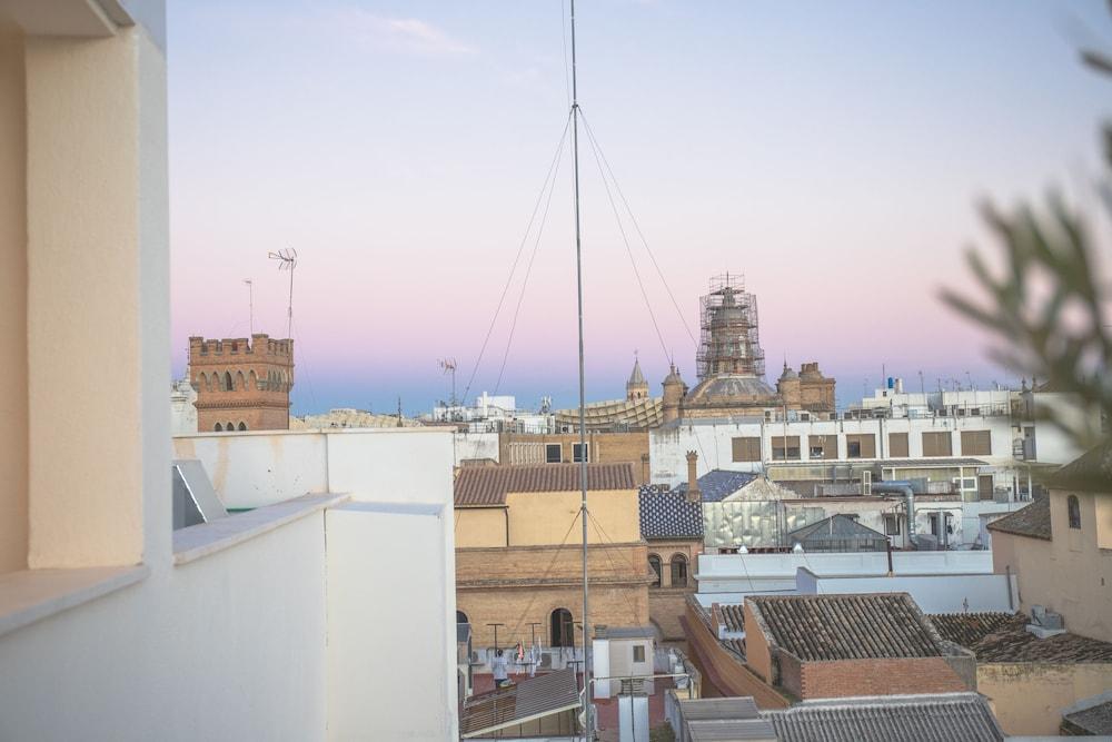 Nqn Aparts & Suites Sevilla