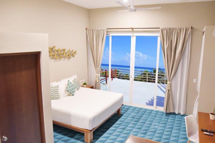 Noah Beach Hotel & Suites