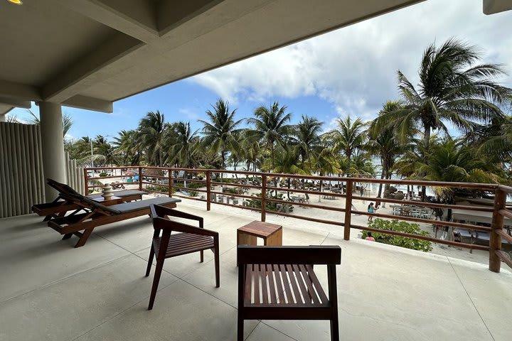 Noah Beach Hotel & Suites