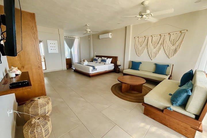 Noah Beach Hotel & Suites