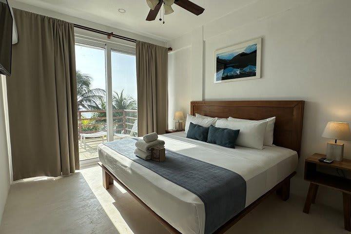 Noah Beach Hotel & Suites