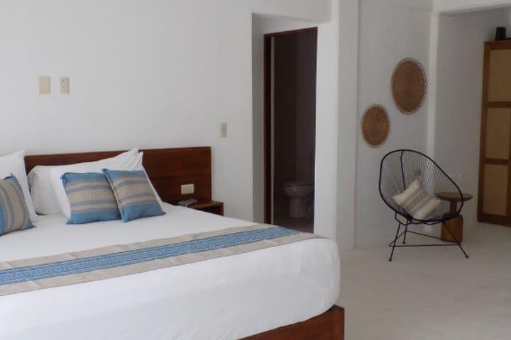 Noah Beach Hotel & Suites