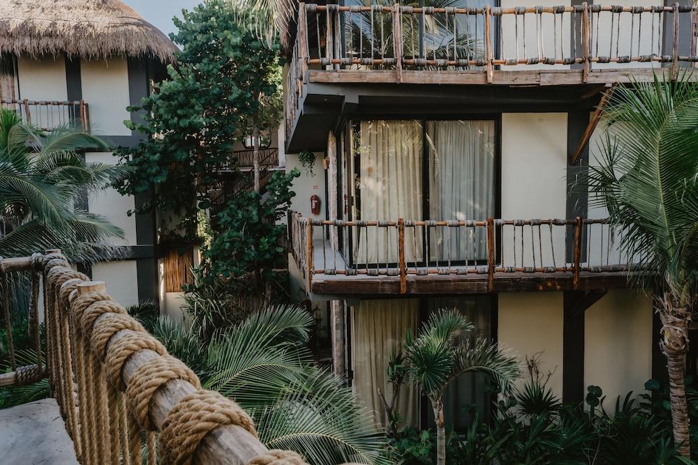 Akkuun Tulum Adults Only