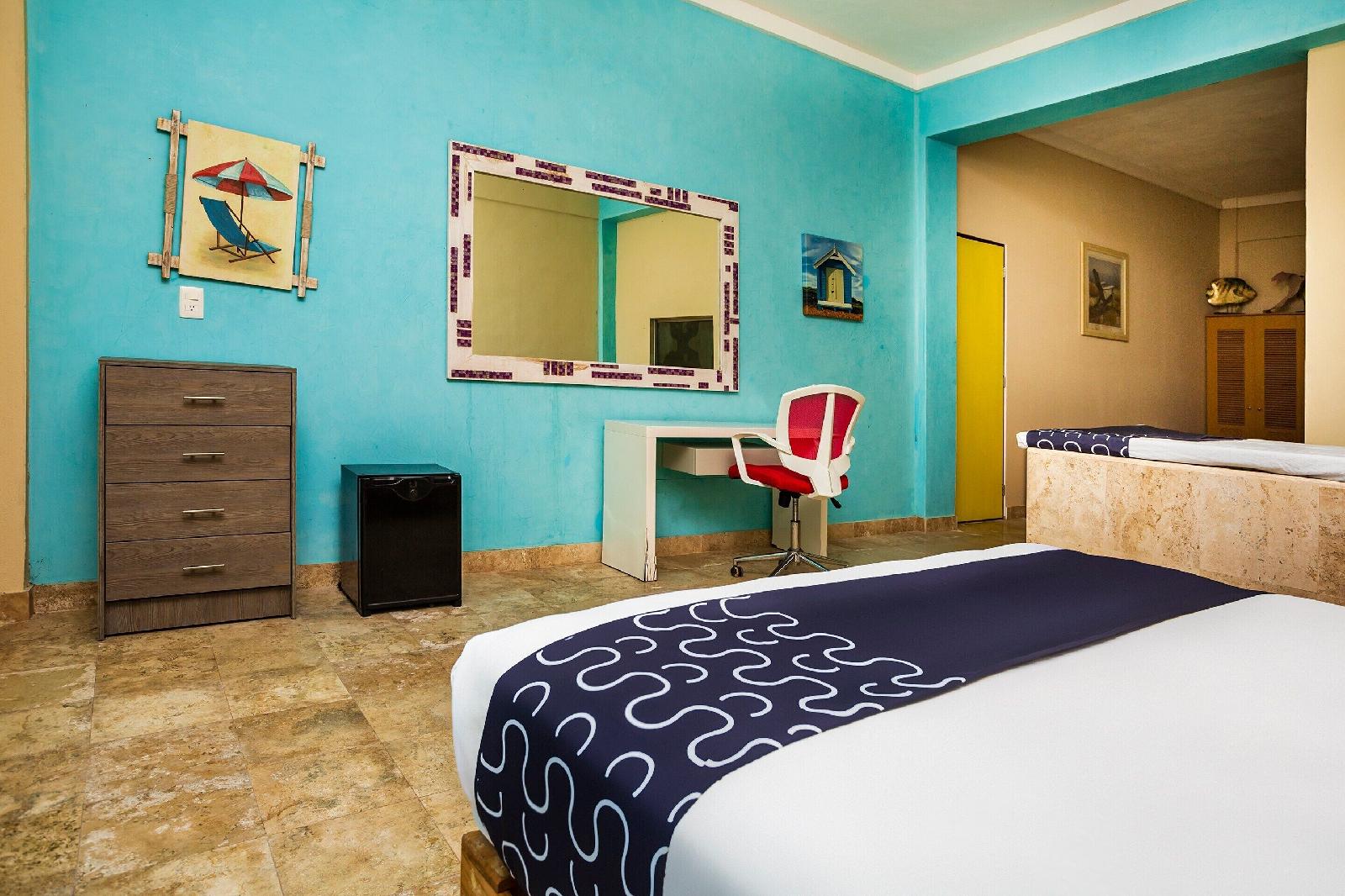 Capital O Cancun International Airport 24/7
