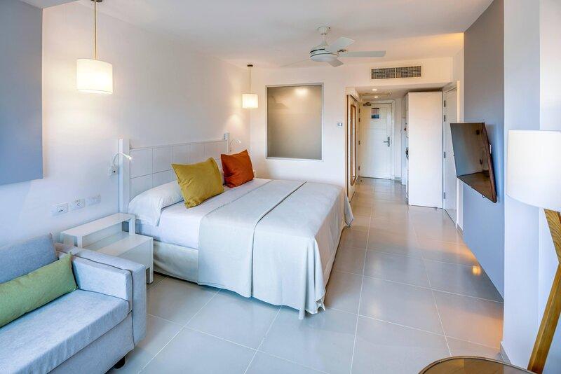 Sol Caribe Beach