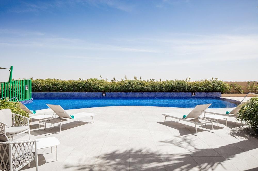 Holiday Inn Hotel & Suites Dubai Science Park, An Ihg Hotel 