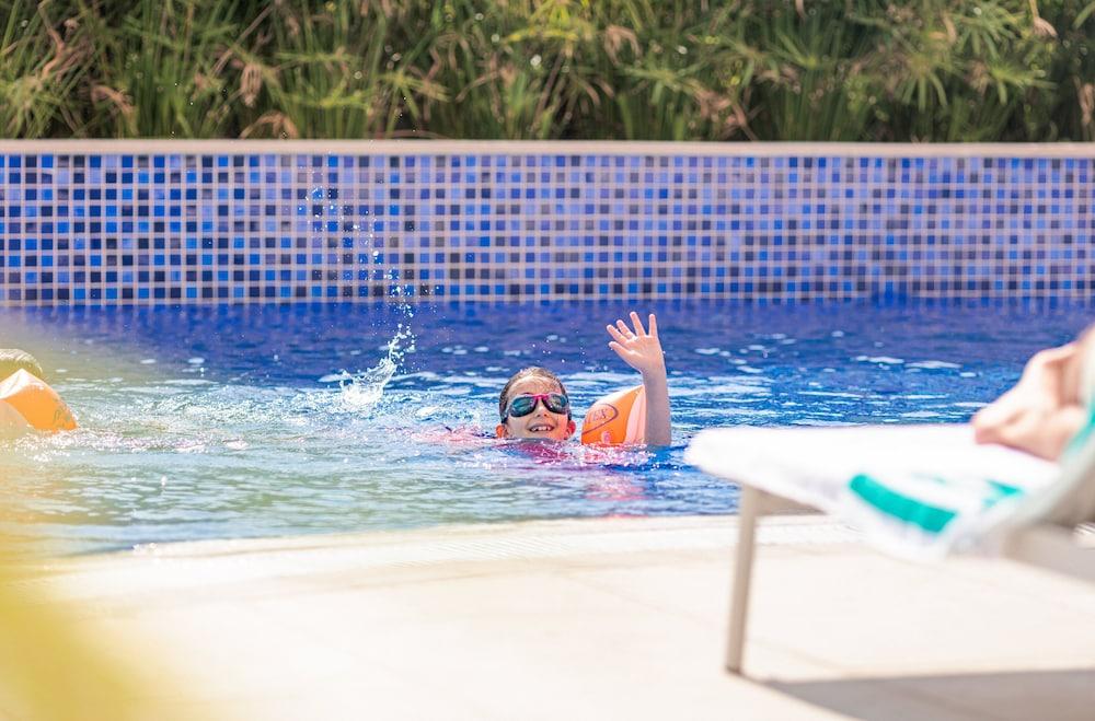 Holiday Inn Hotel & Suites Dubai Science Park, An Ihg Hotel 