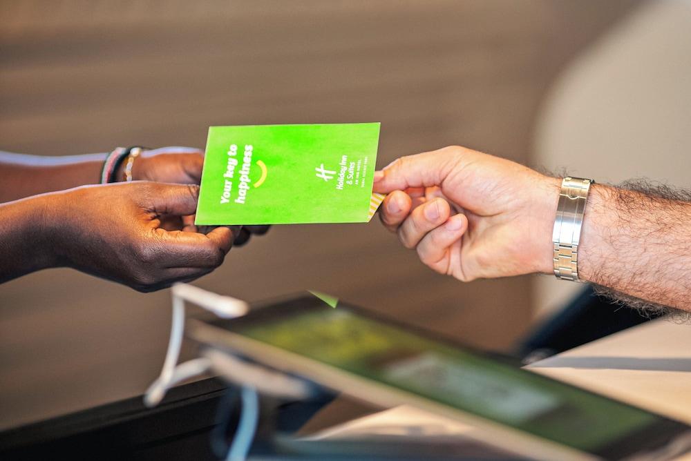Holiday Inn Hotel & Suites Dubai Science Park, An Ihg Hotel 