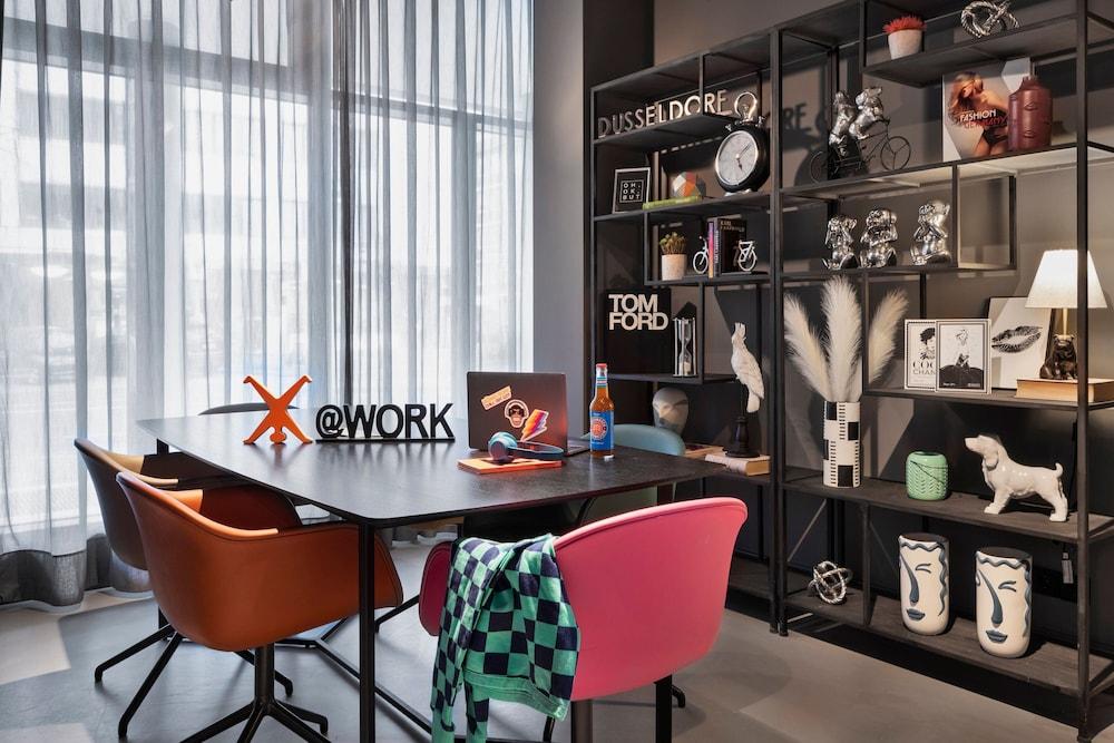 Moxy Dusseldorf City