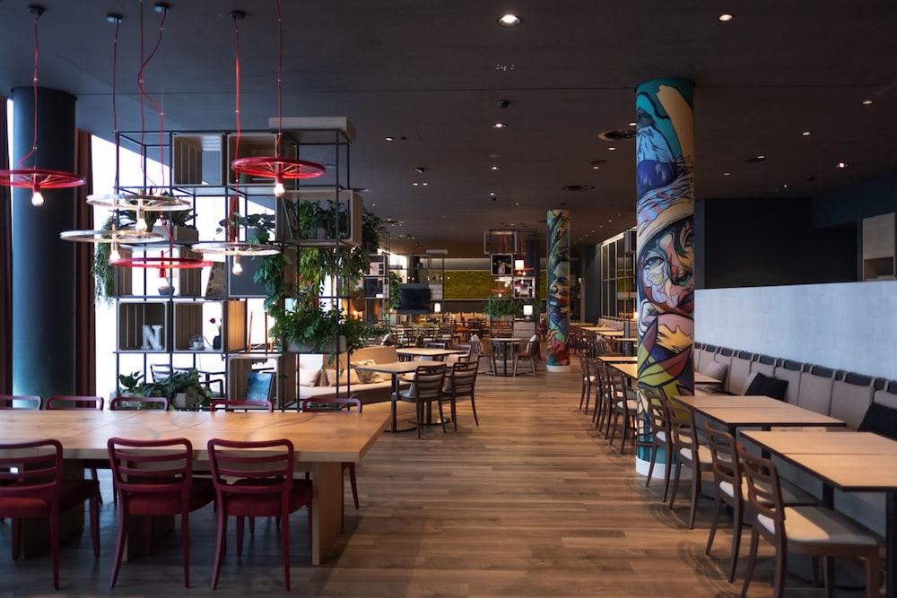 IntercityHotel Amsterdam Airport