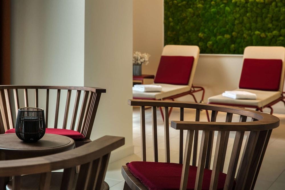 IntercityHotel Amsterdam Airport