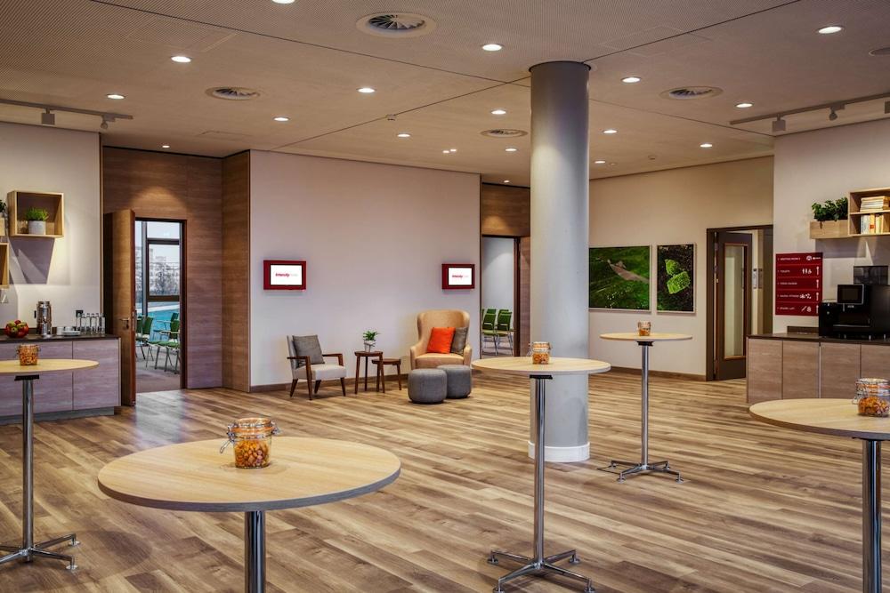 IntercityHotel Amsterdam Airport