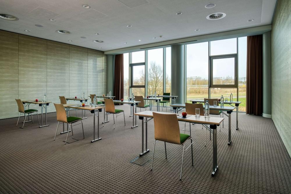 IntercityHotel Amsterdam Airport