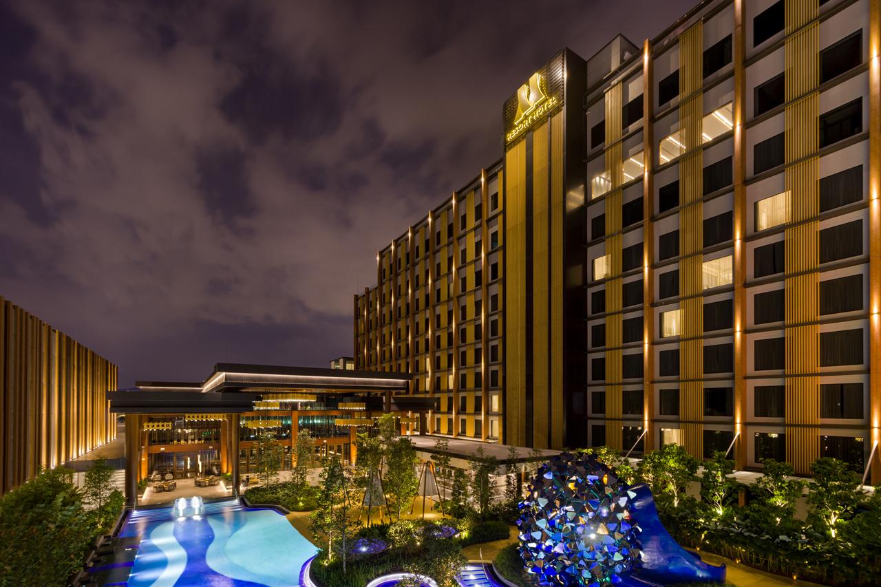M Resort & Hotel