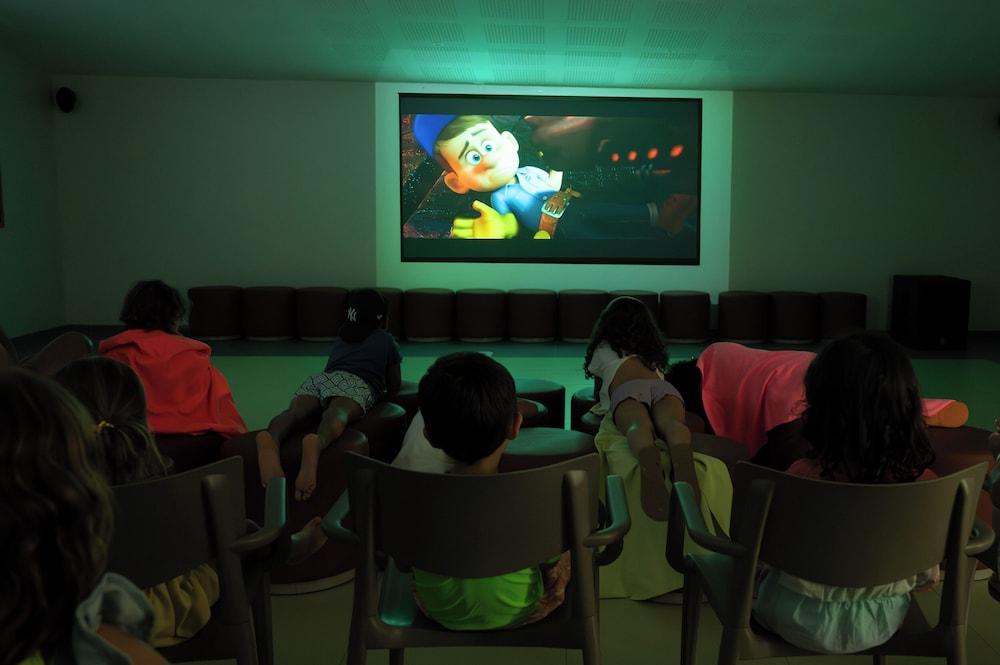 Vila Galé Nep Kids