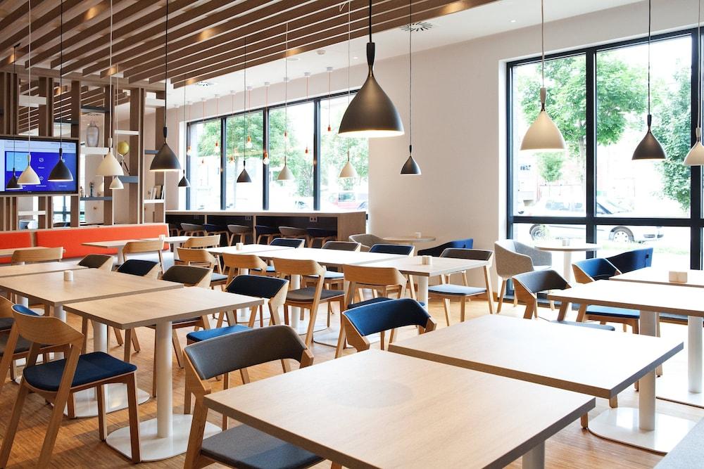 Holiday Inn Express - Düsseldorf Airport