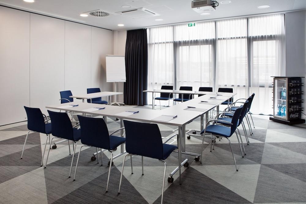 Holiday Inn Express - Düsseldorf Airport